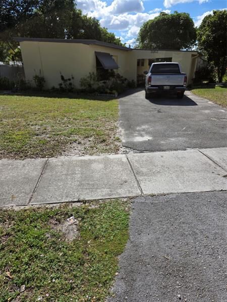 Property Photo: 3312 SW 15th St FL 33312