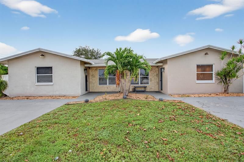 Property Photo: 8709 NW 57th Dr FL 33321