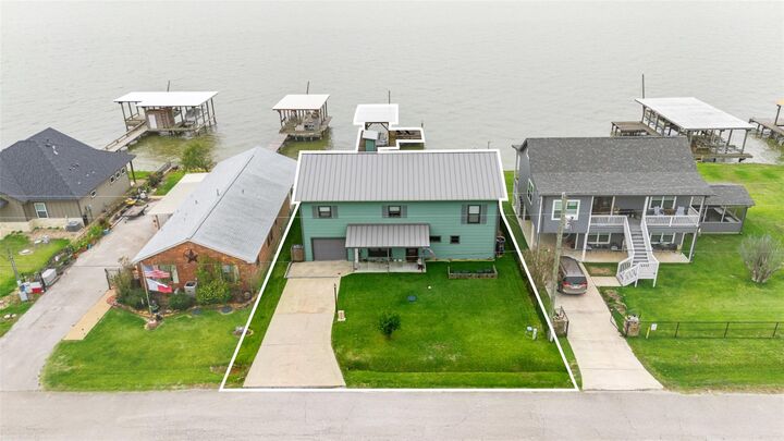 Property Photo:  308 Lakeshore S  TX 77360 