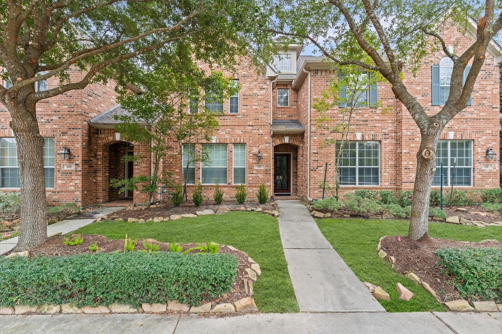 Property Photo: 133 E Montfair Boulevard TX 77382
