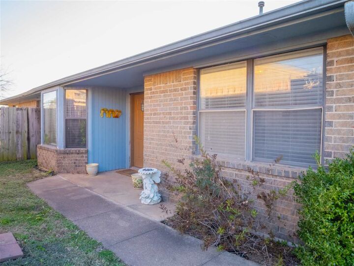 Property Photo:  2609 NE Euclid  OK 73507 