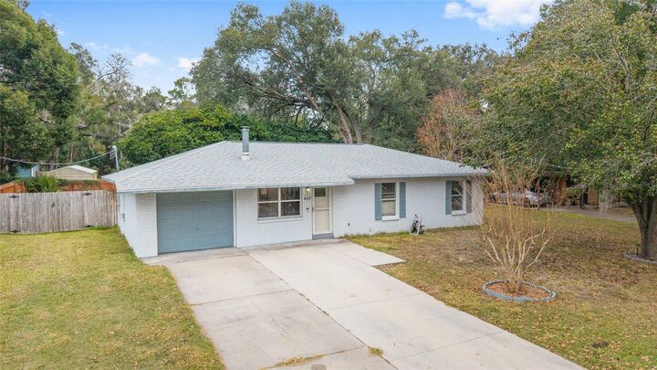 Property Photo:  440 NE 2nd Avenue  FL 32696 
