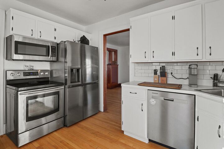 Property Photo:  1420 E Main St  WI 53094 