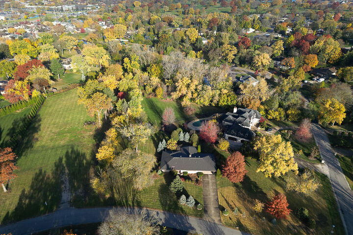 Property Photo: 520 Ridgemoor Drive IL 60527