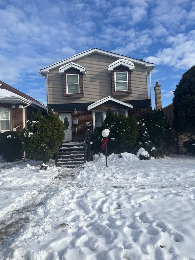 Property Photo:  9737 S Calumet Avenue  IL 60628 