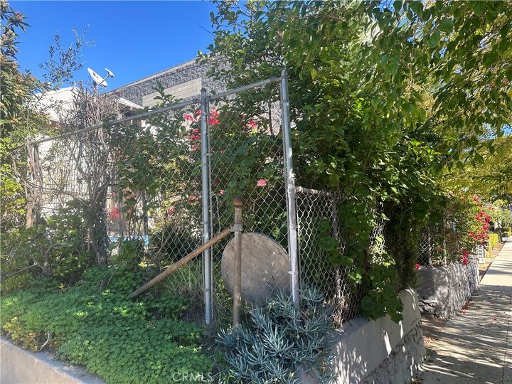 Property Photo:  43 Palmetto  CA 91105 