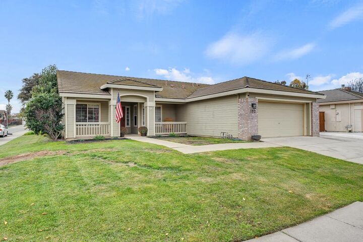 Property Photo: 192 Oakwilde CA 95632