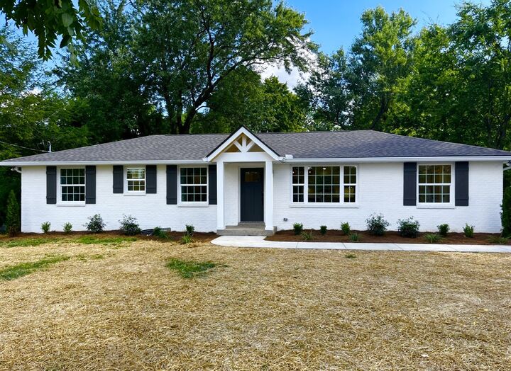 Property Photo: 106 Lucinda Ln TN 37075