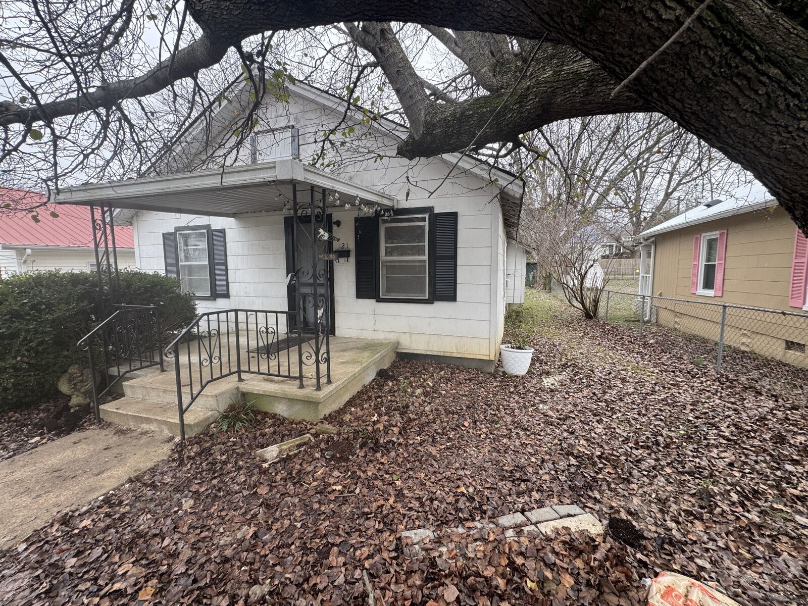 Property Photo: 121 Sylvis St TN 37055