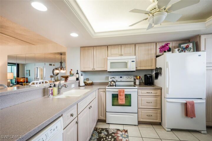 Property Photo:  4203 Bay Beach Lane 4E  FL 33931 