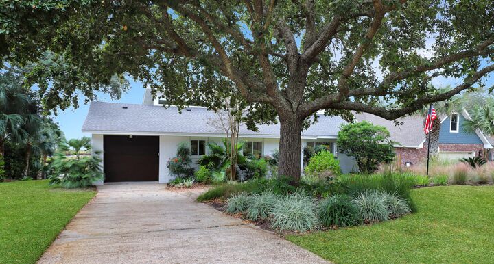 131 Shoreline Drive  Gulf Breeze FL 32561 photo