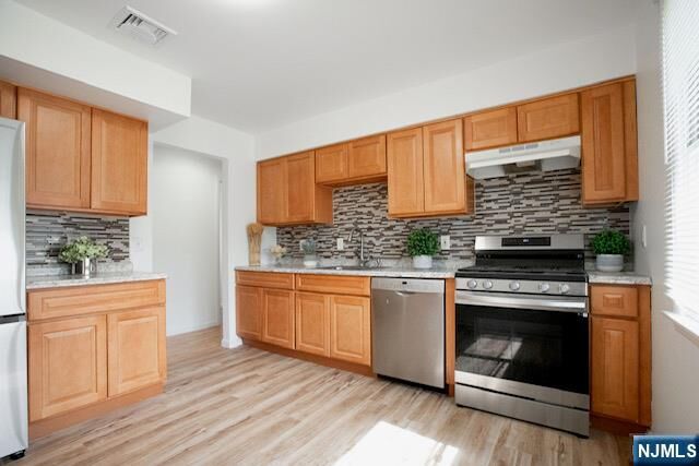 Property Photo:  2052 Hoefleys Lane  NJ 07024 