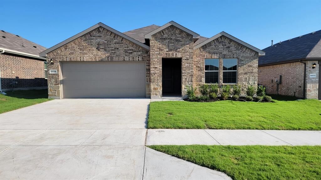 Property Photo: 9429 Mint Hill Drive TX 76108