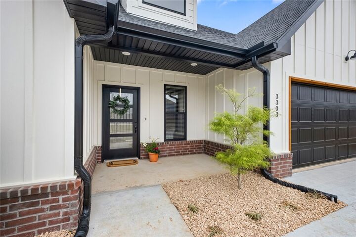 Property Photo:  3303 SW Sandalwood Avenue  AR 72713 