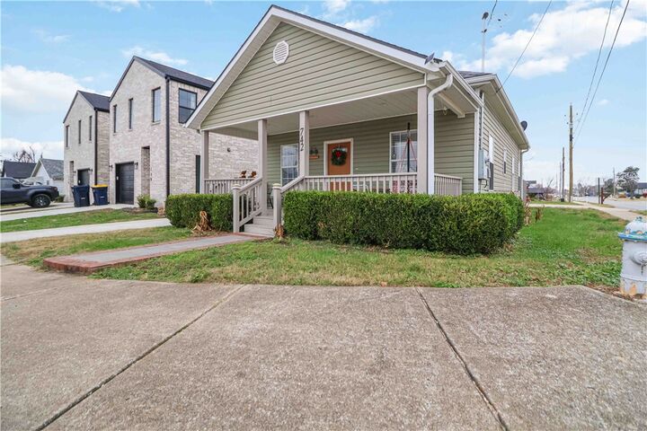 Property Photo: 742 N 5th Street AR 72756