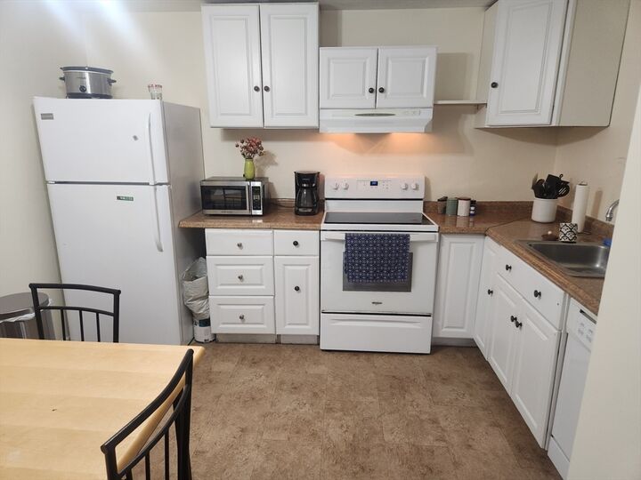 Property Photo: 176 Maple Avenue 2-2 MA 01543