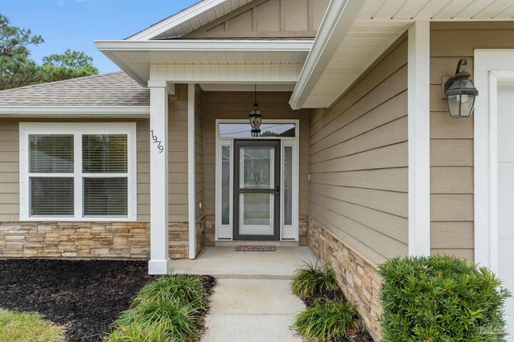 Property Photo: 1979 Guseman Rd FL 32563