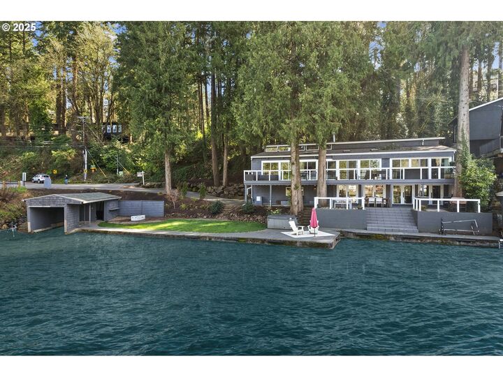 3220 Southshore Blvd  Lake Oswego OR 97034 photo