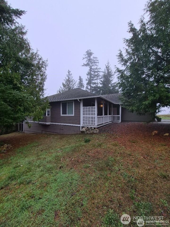 Property Photo: 516 Mason Court WA 98250