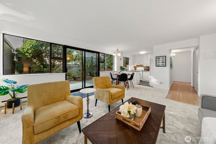 Property Photo: 912 3rd Avenue W 101 WA 98119