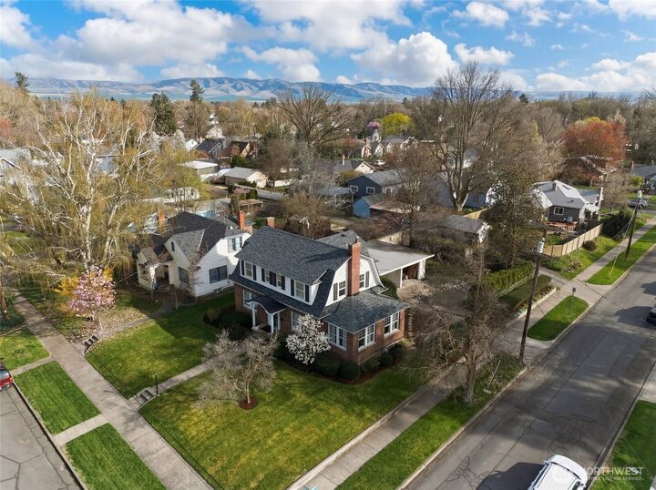 Property Photo: 1004 Boyer Avenue WA 99362