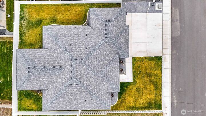 Property Photo: 1011 8th Avenue NE WA 98823