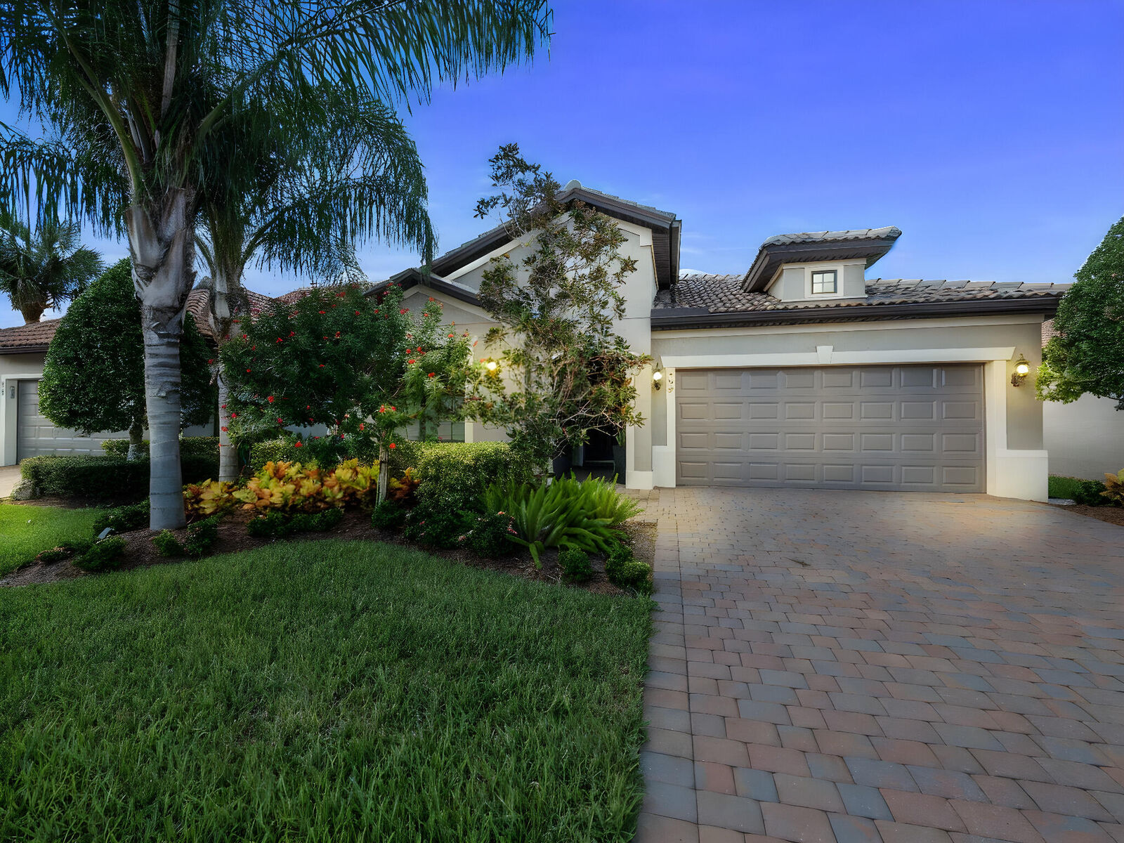 Property Photo: 564 SE Monet Drive FL 34984