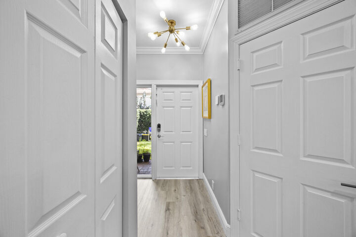 Property Photo:  6822 Via Regina  FL 33433 