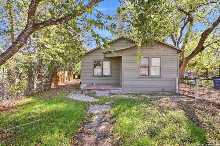 1825 W Mill  New Braunfels TX 78130 photo