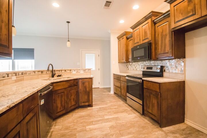 Property Photo: 5806 Willeke Drive TX 76904