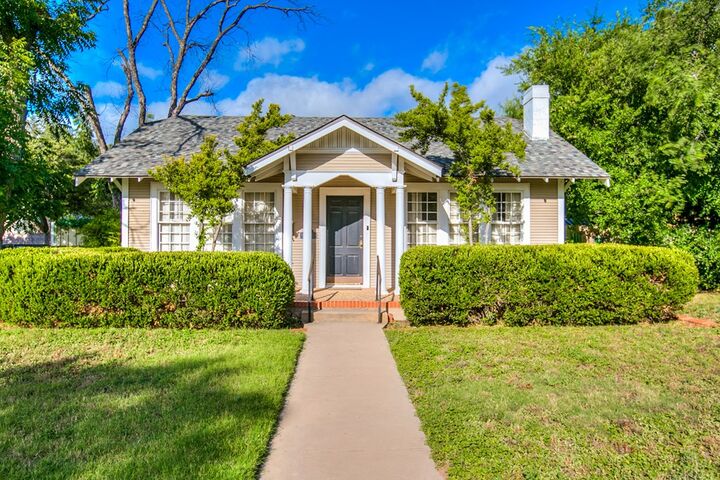 Property Photo: 321 S Adams St TX 76901