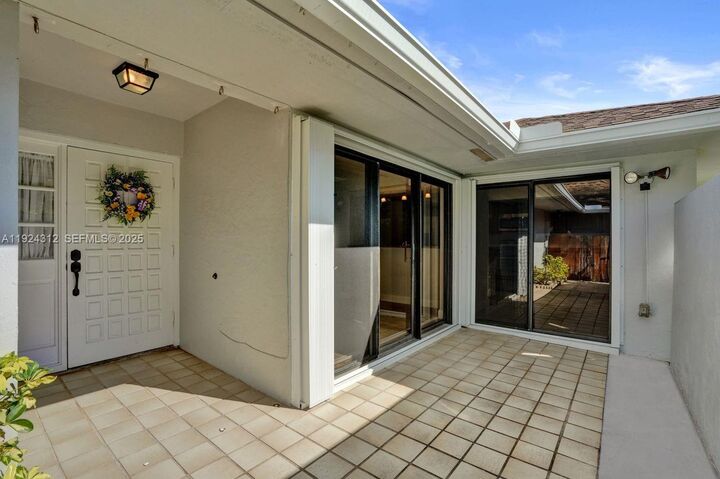 Property Photo:  9 S Lakeshore Dr  FL 33462 