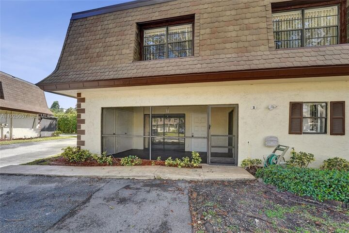 Property Photo: 9340 SW 61st Way B FL 33428