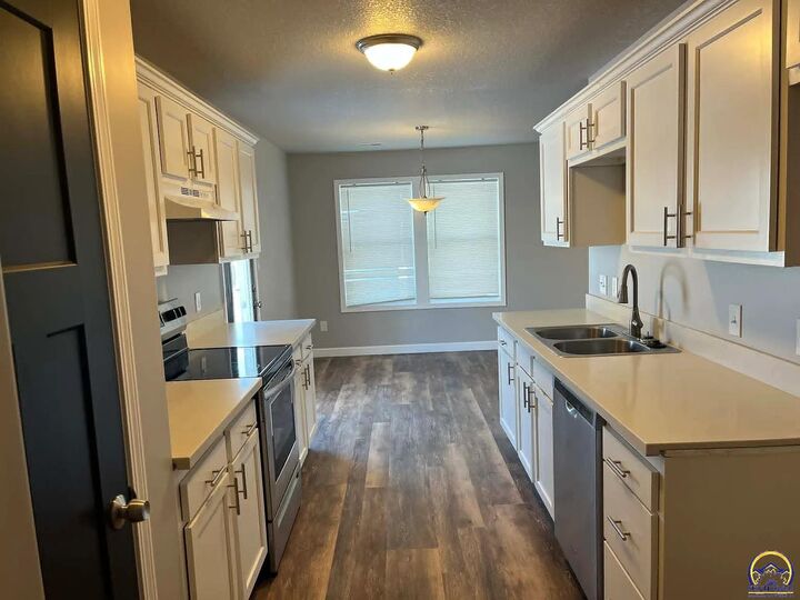 Property Photo: 2902 N Kansas Ave KS 66617