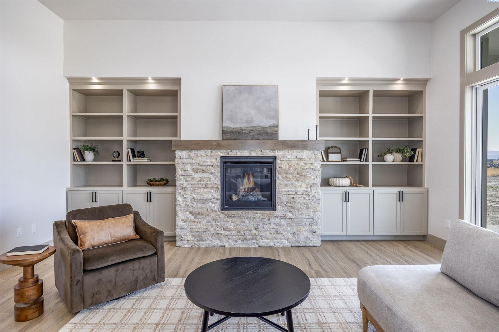 Property Photo: 7008 Grange St WA 99338