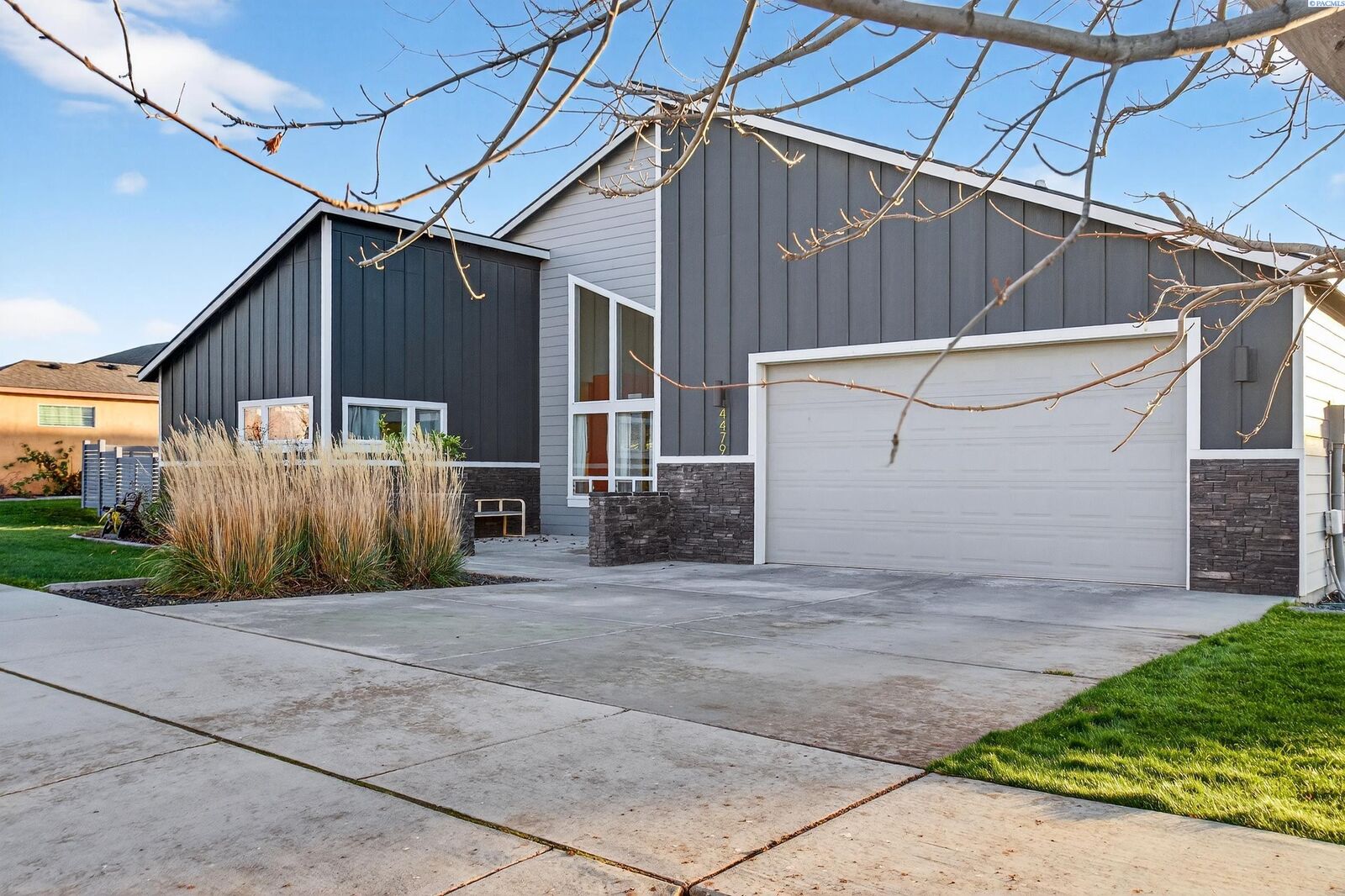 Property Photo:  4479 Highview St  WA 99352 