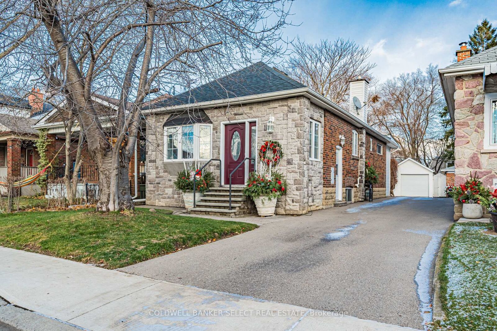 Property Photo: 125 Fourth Street ON M8V 2Y6