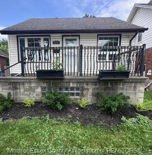 1227 Curry Avenue Lower  Windsor ON N9B 2C8 photo