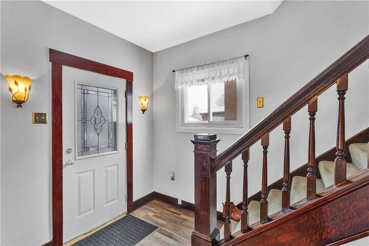 Property Photo:  2353 E Beckert Ave  PA 15212 