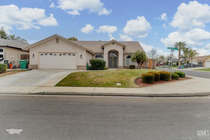 6338 Bama Rose Court  Bakersfield CA 93308 photo