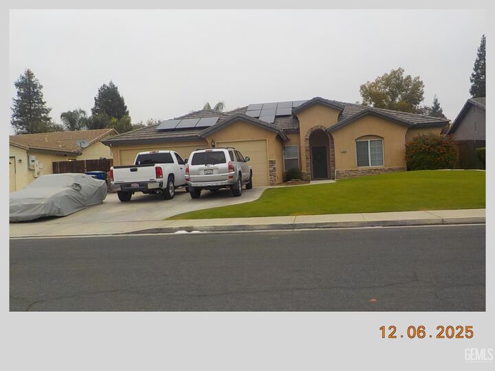 10106 Salerosa Court  Bakersfield CA 93312 photo