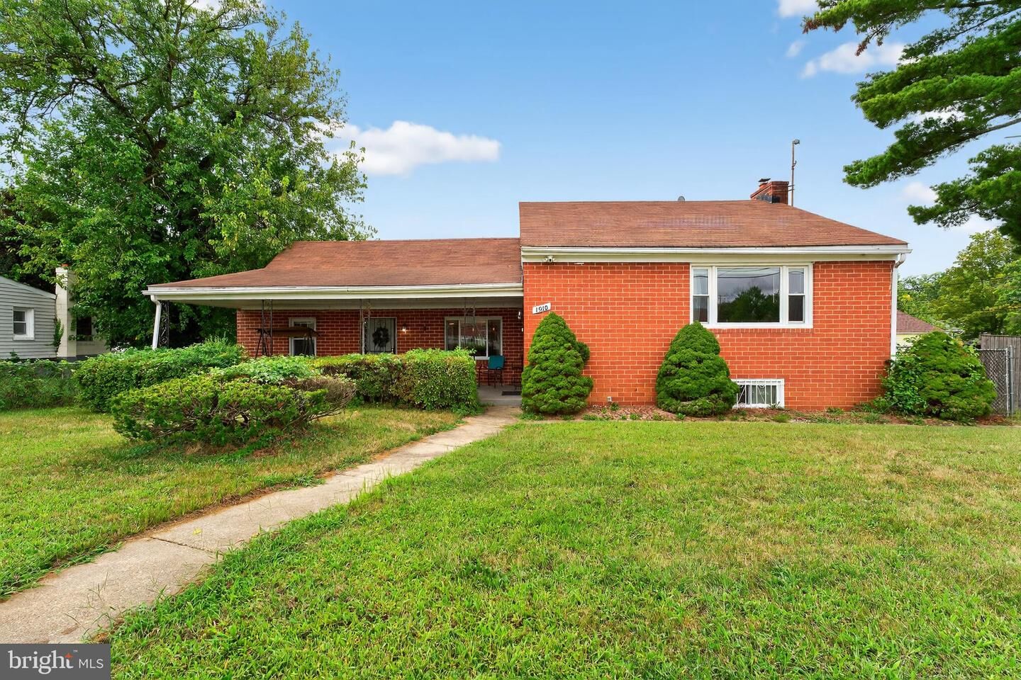 Property Photo: 1910 Kent Village Drive MD 20785