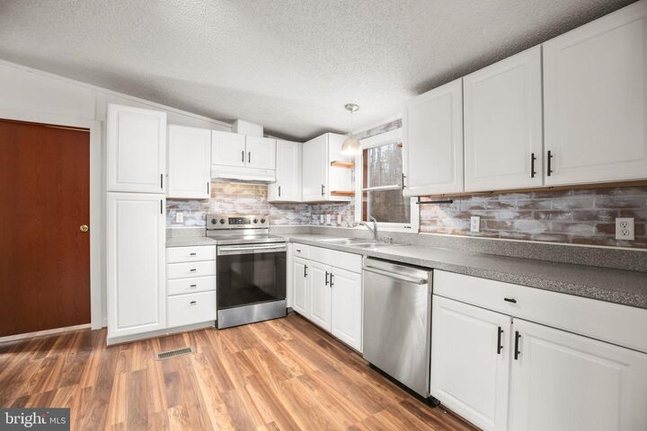 Property Photo:  3109 Danbury Circle  VA 22551 