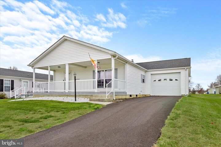 Property Photo: 24 S Stetson Lane 210 DE 19934