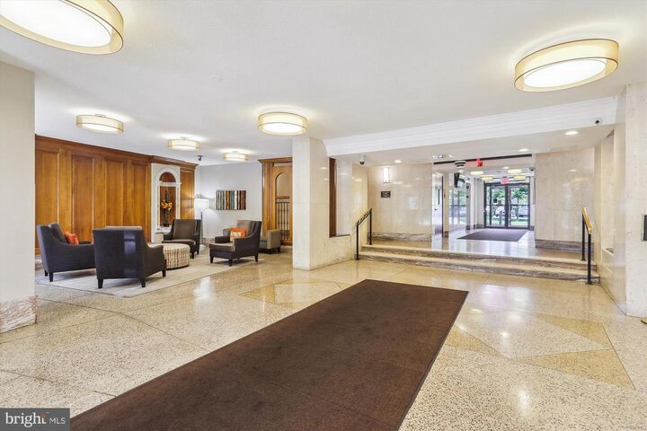 Property Photo:  1121 University Boulevard W 907-B  MD 20902 