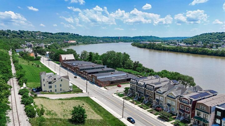 Property Photo:  1924 Riverside Drive  OH 45202 