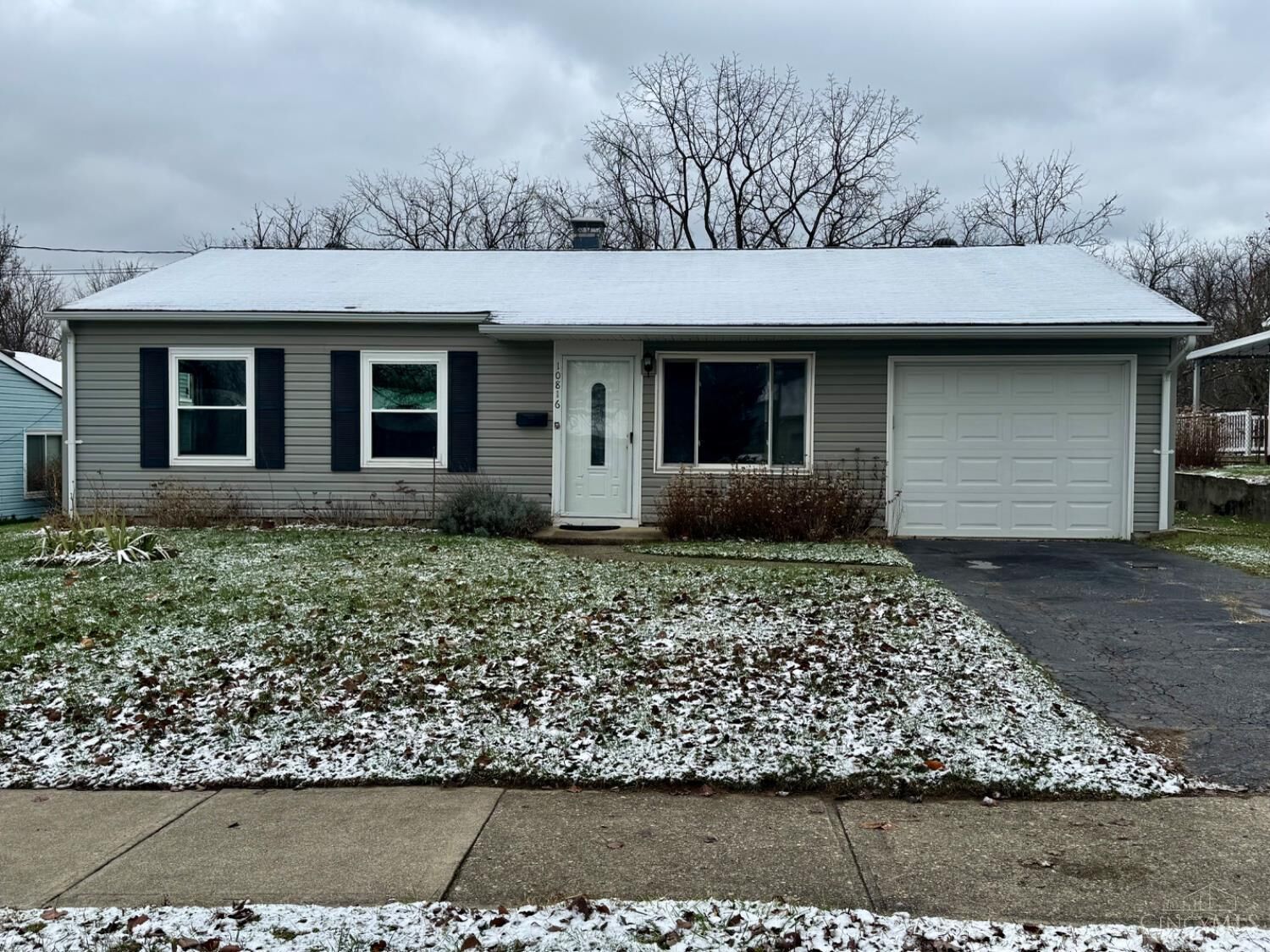 Property Photo: 10816 Thornview Drive OH 45241