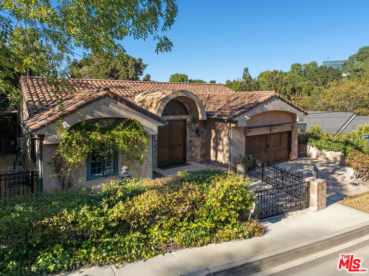 Property Photo: 15401 Brownwood Pl CA 90077