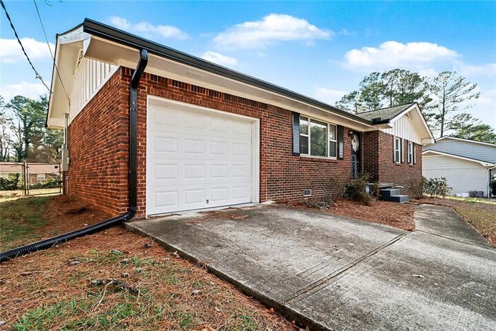 Property Photo: 2643 Elkhorn Drive GA 30034