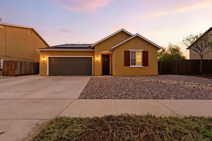 3934 E College  Visalia CA 93292 photo